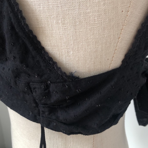 Eyelet 🖤 Tie Back Crop Top - Picture 6 of 9